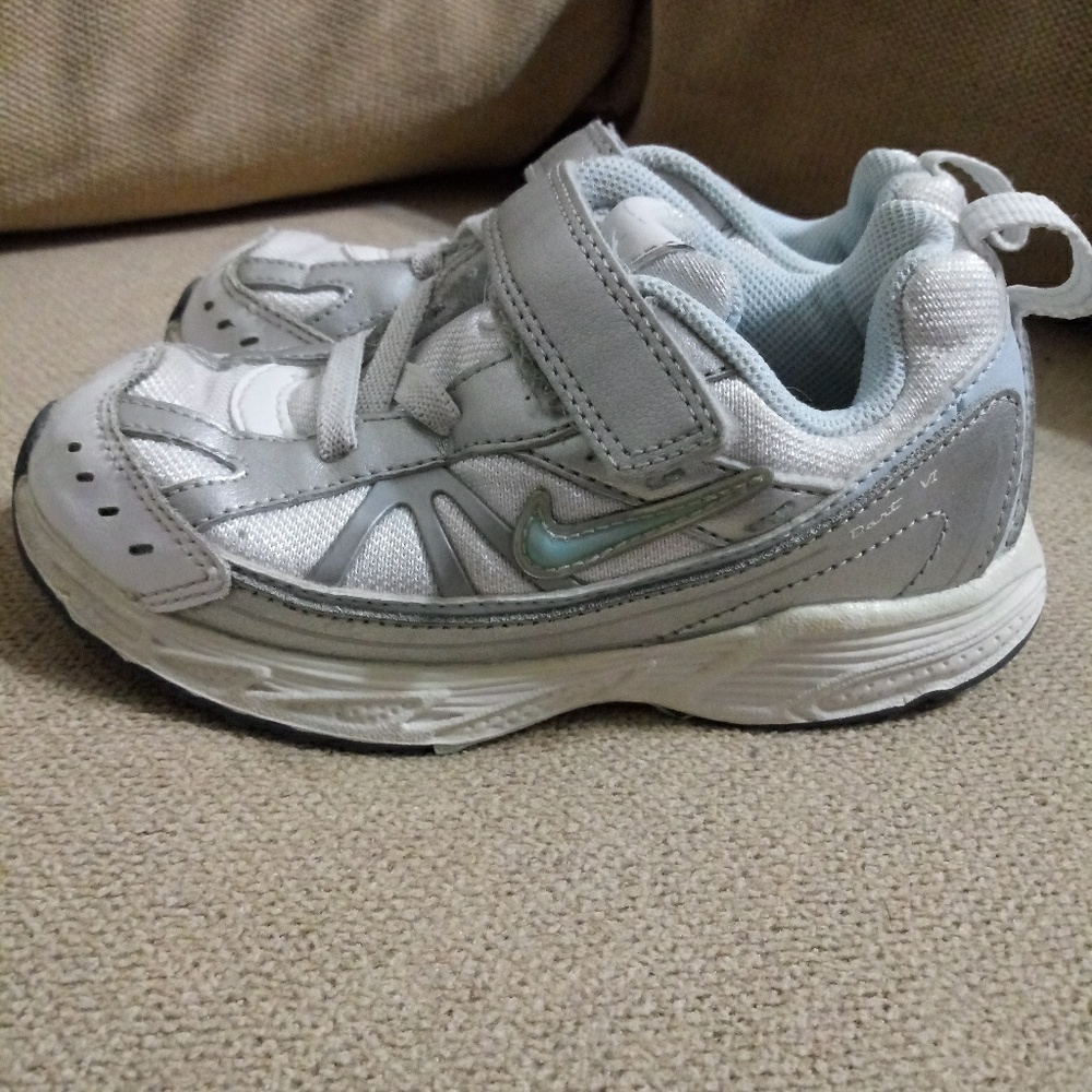 Toddler Nike size 9